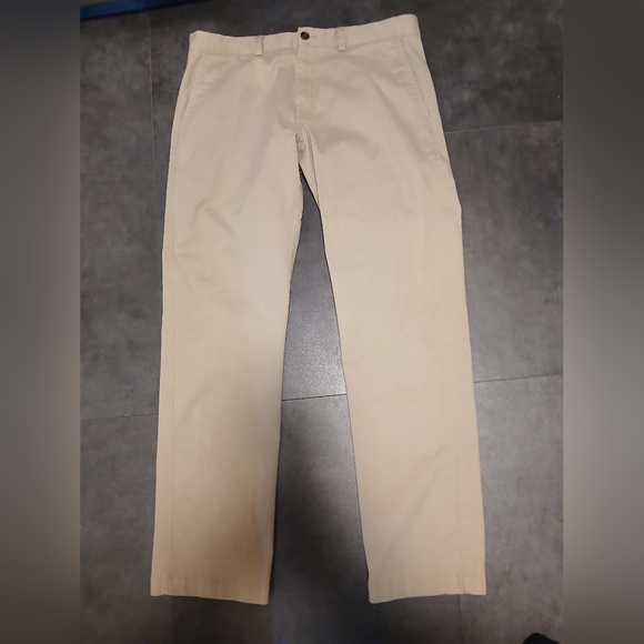 Kenneth Cole Reaction Other - Kenneth Cole Reaction Recycled Chino Khakis Size 34W X 32 Inseam In Good Shape.
